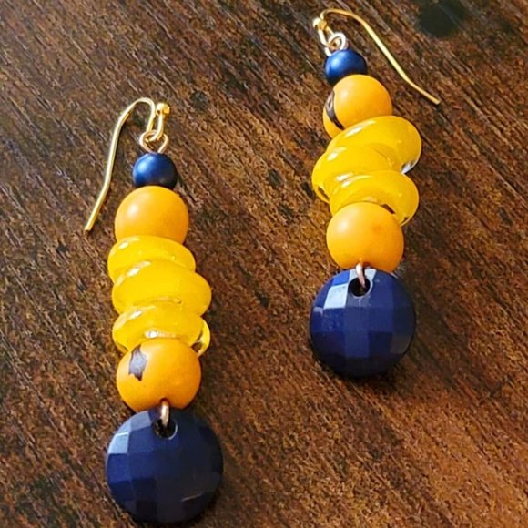 Earrings - Picture 1 of 1
